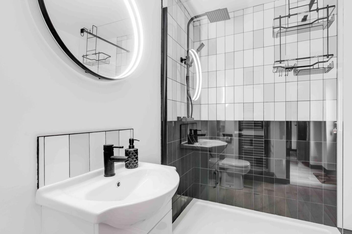Вилла 3-Bed Scouse House Near Anfield & Goodison Ливерпуль Экстерьер фото