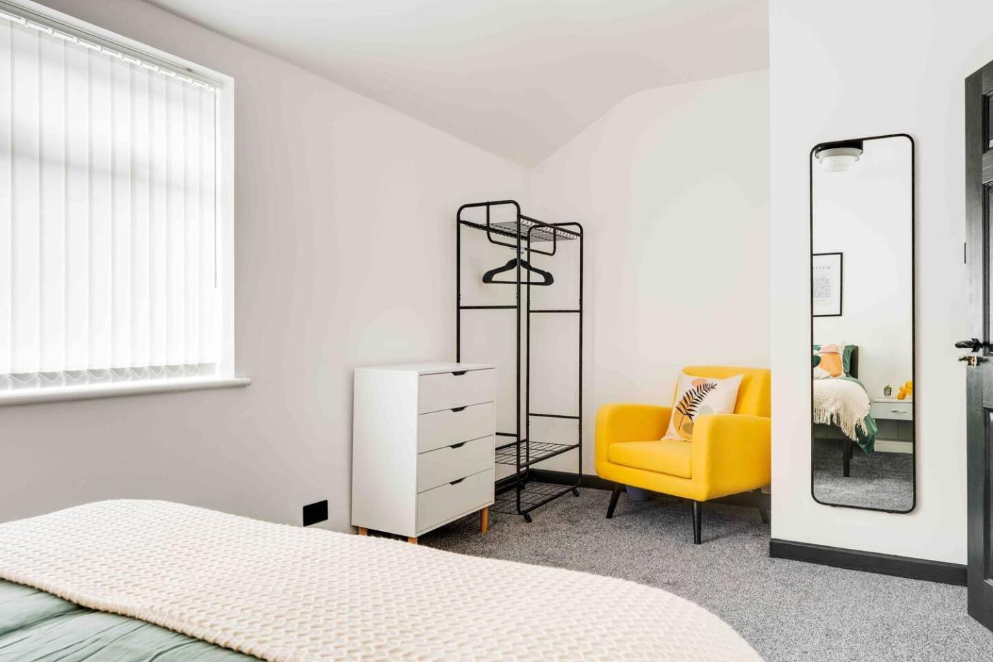Вилла 3-Bed Scouse House Near Anfield & Goodison Ливерпуль Экстерьер фото
