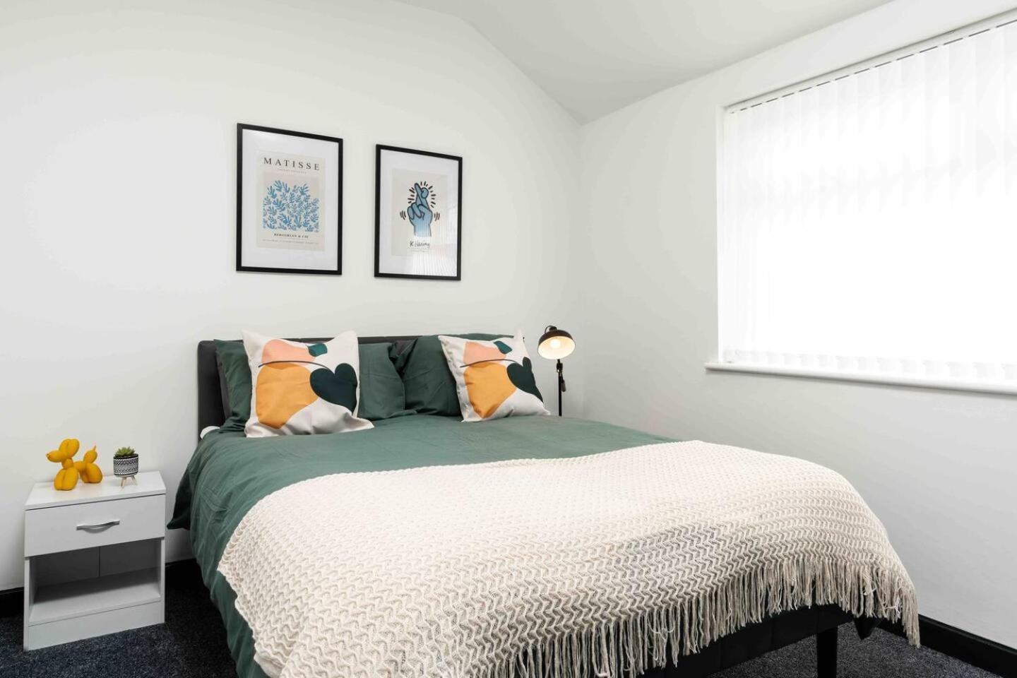 Вилла 3-Bed Scouse House Near Anfield & Goodison Ливерпуль Экстерьер фото